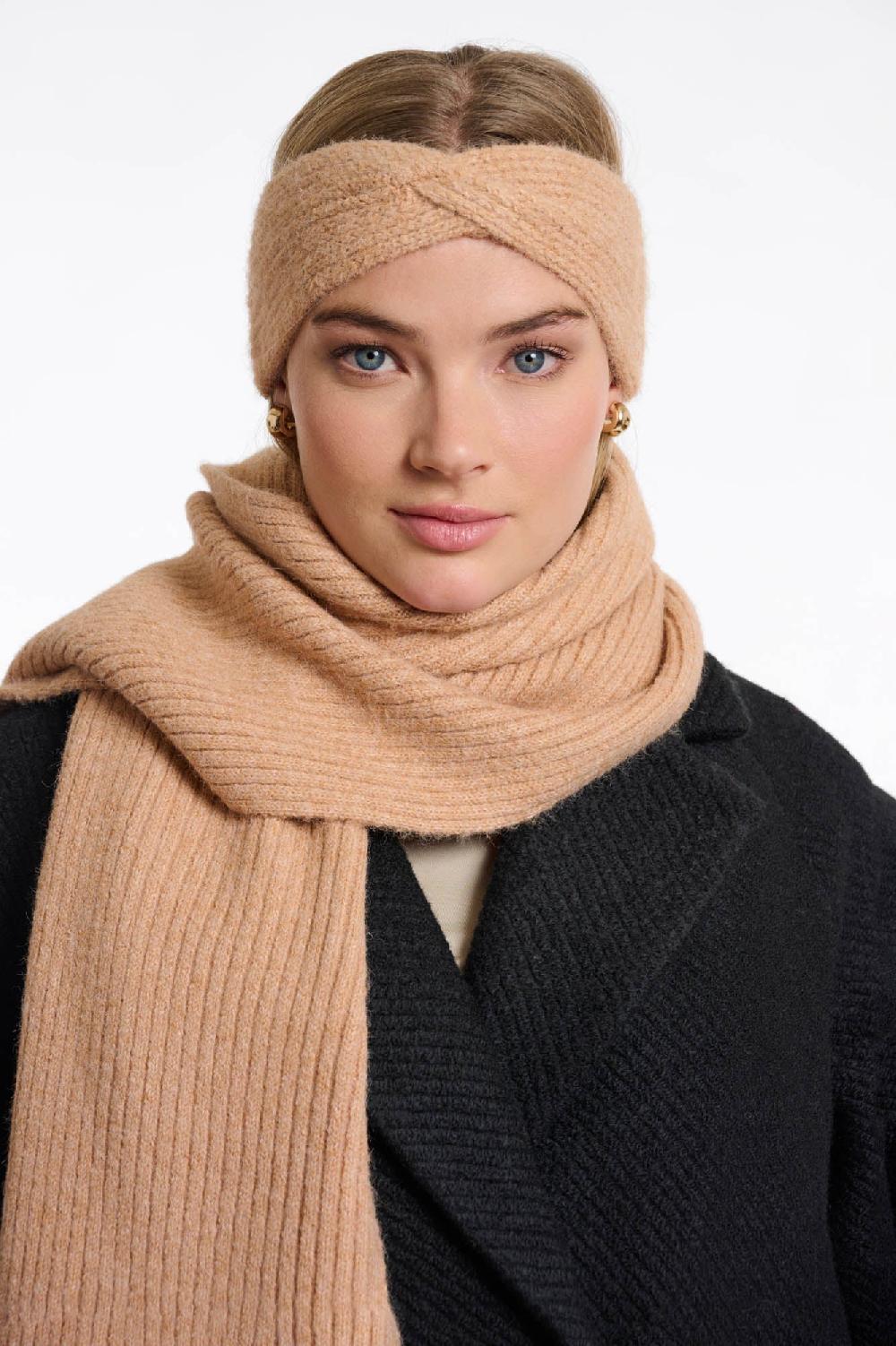 rino & pelle Rosa knitted headband Oat