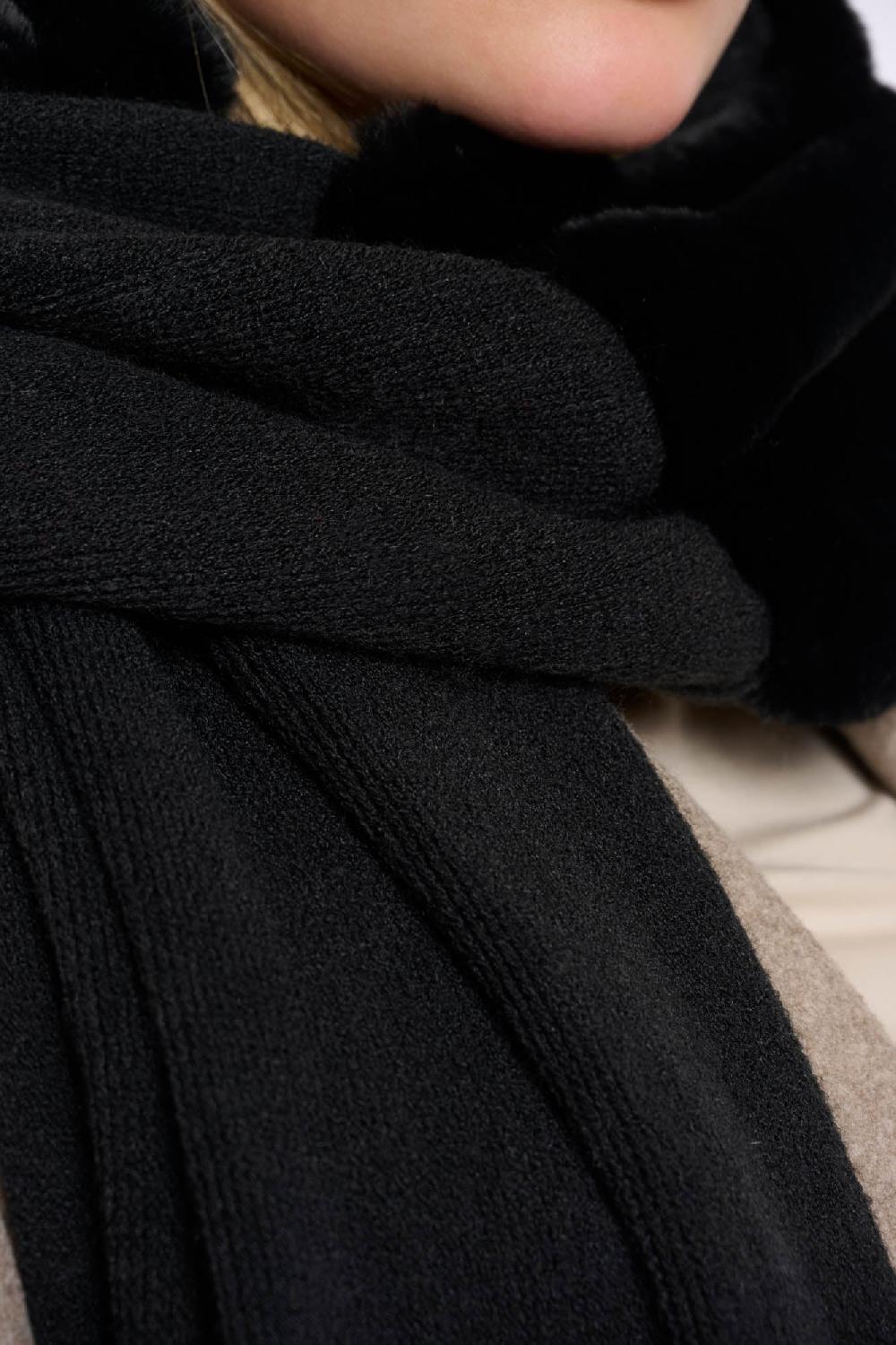 Rino & Pelle Vlien Scarf Black