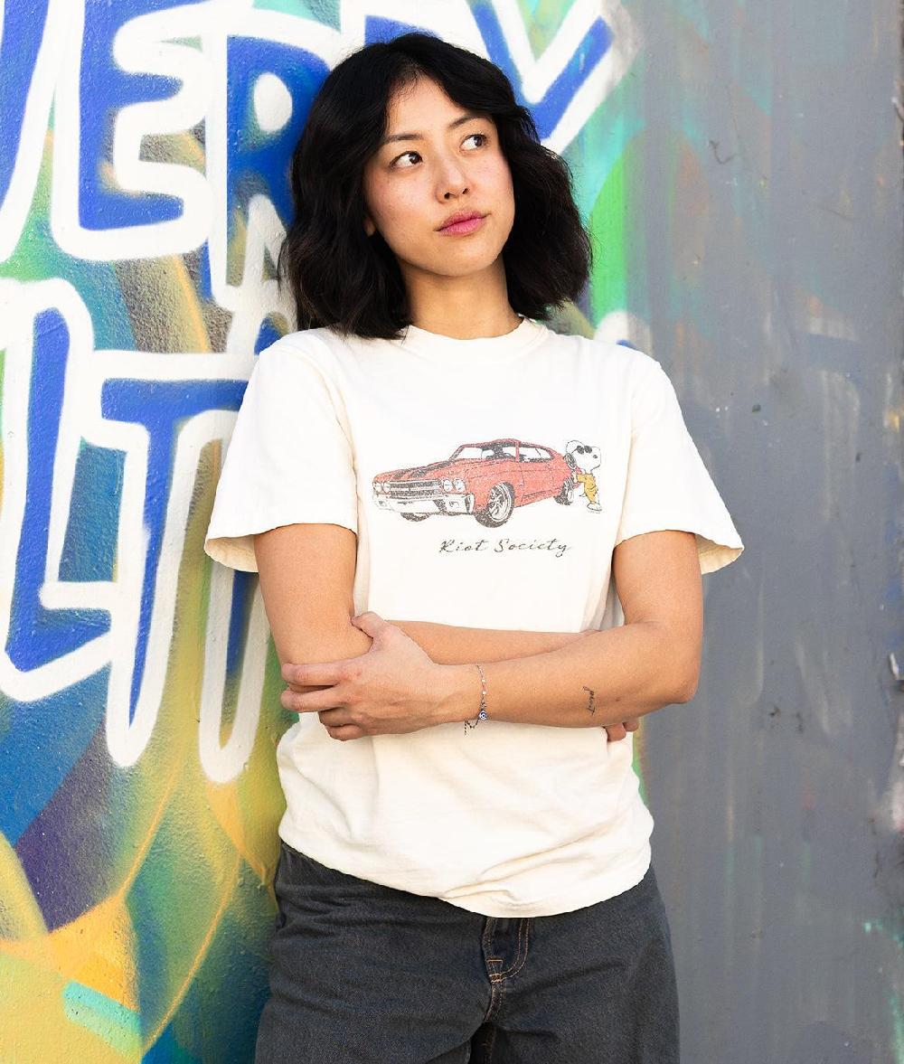 riot society Peanuts Snoopy Classic Car Boyfriend Tee