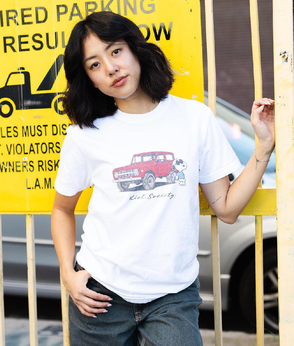 riot society Peanuts Snoopy Classic Truck Boyfriend Tee
