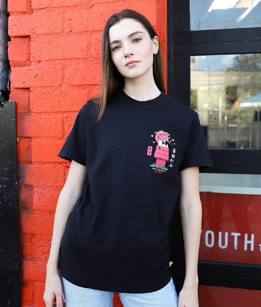 riot society Peanuts Snoopy Doghouse Japan Boyfriend Tee