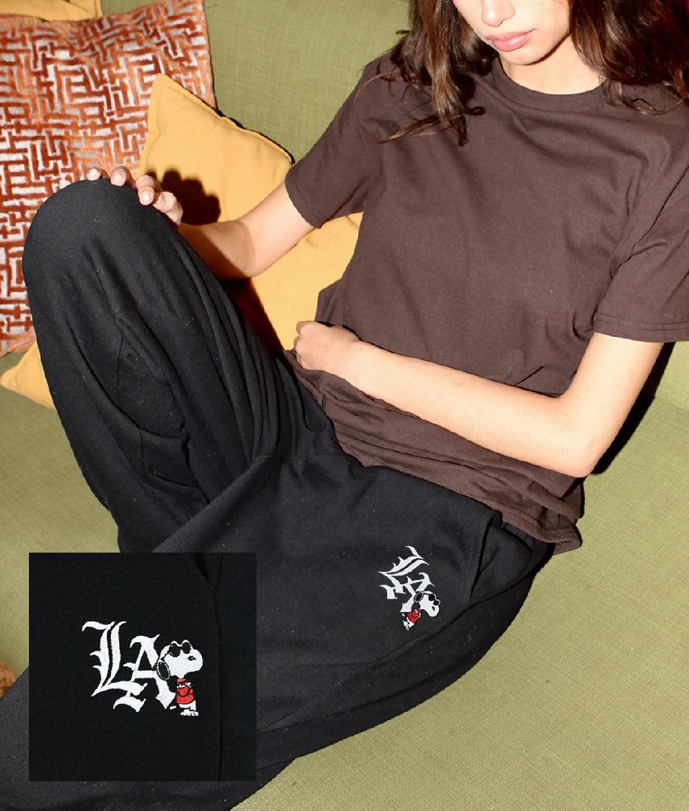 riot society Peanuts Snoopy LA Chill Embroidered Unisex Joggers