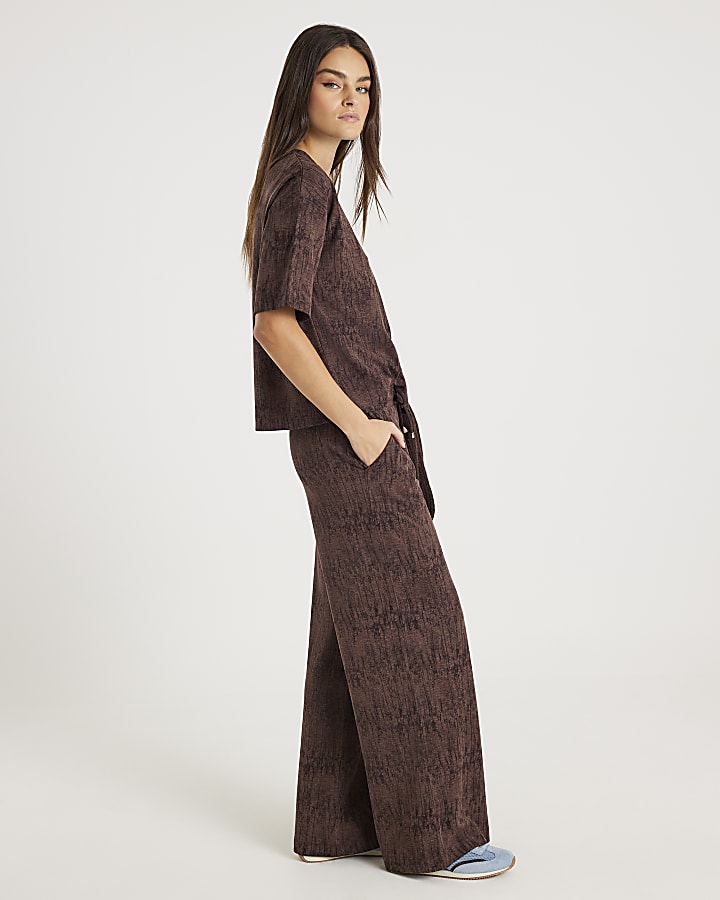 River Island Brown Premium Crinkle Effect Boxy T-shirt
