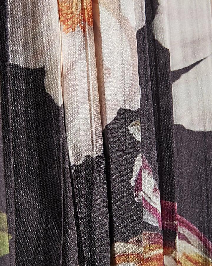 river island Black Floral Pleated Long Sleeve Top