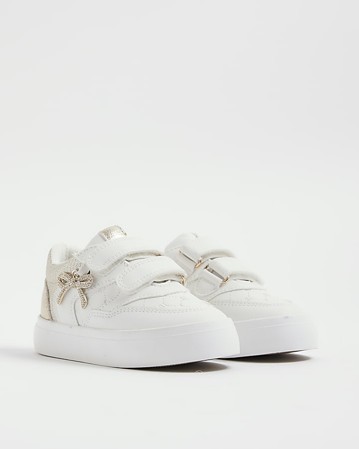 River Island Mini Girls White Bow Charm Trainers