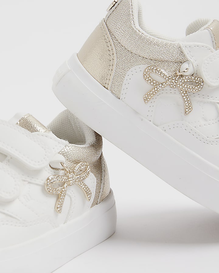river island Mini Girls White Bow Charm Trainers