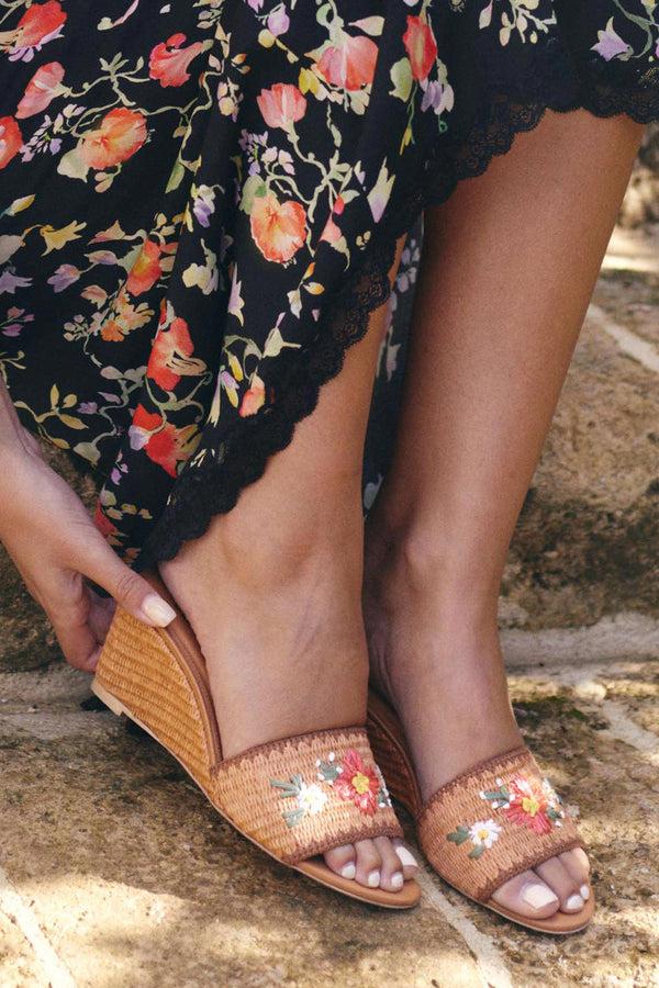 Rixo Vardi Raffia Wedges Cinnamon