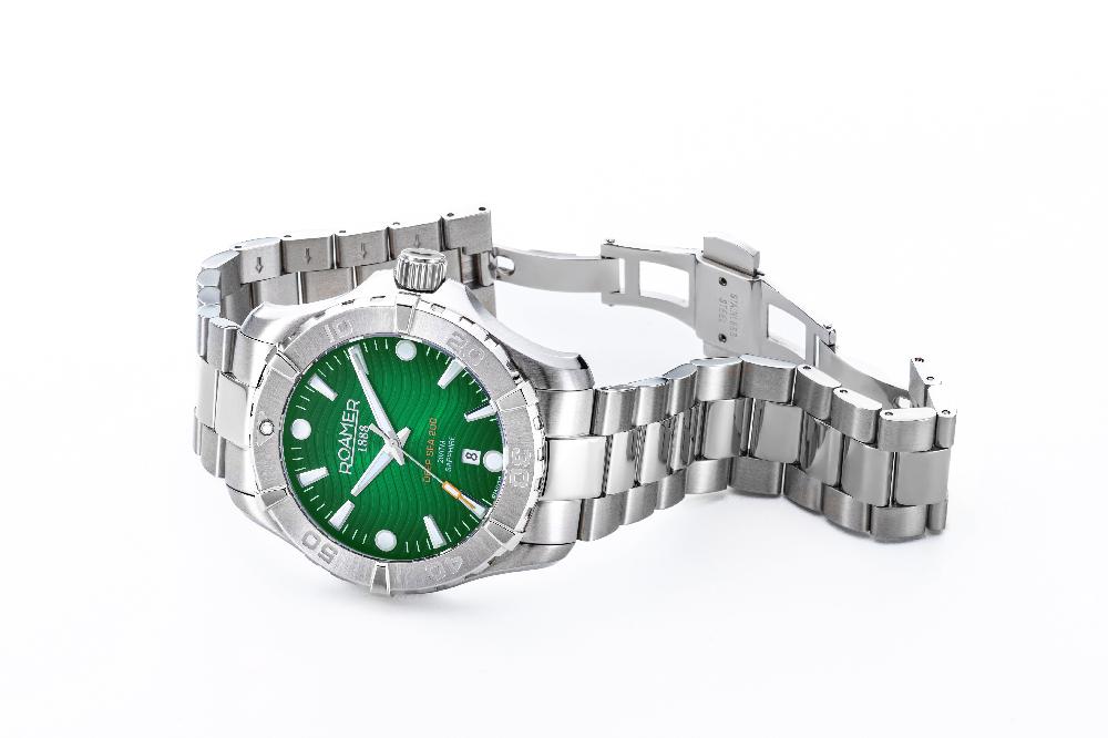 Roamer Deep Sea 200 43 Mm Quartz Three-Hand Date Green Dial Silver Bracelet Sapphire Glass Stainless Steel Swiss Watch