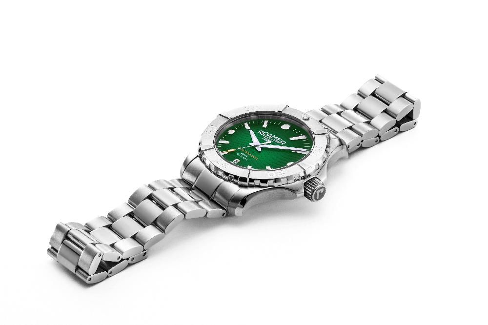 Roamer Deep Sea 200 43 Mm Quartz Three-Hand Date Green Dial Silver Bracelet Sapphire Glass Stainless Steel Swiss Watch