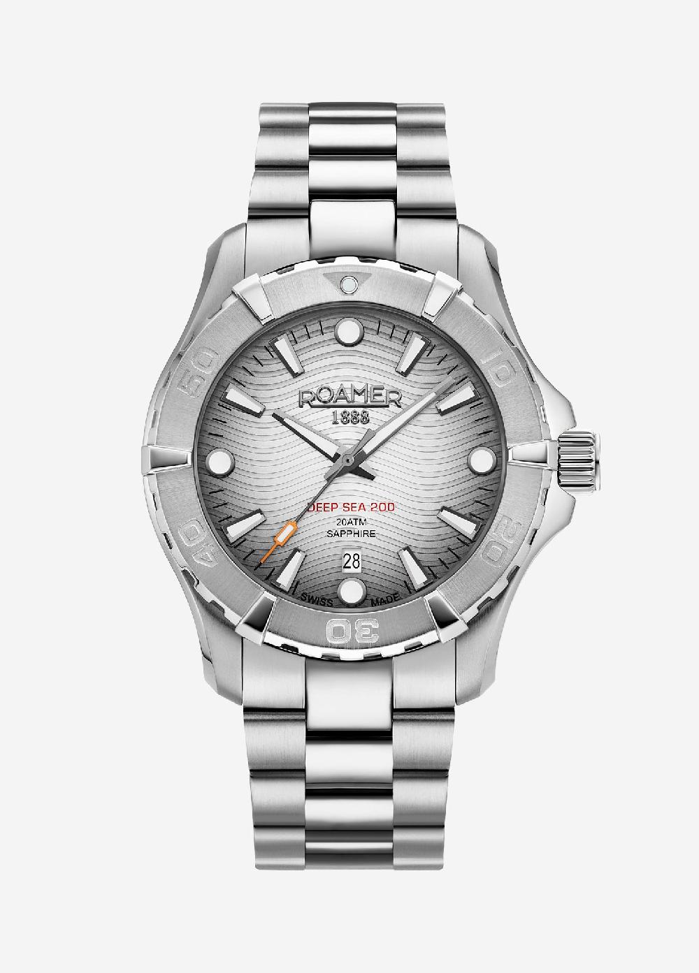 roamer Deep Sea 200 43 mm Quartz Three-Hand Date Silver Dial Silver Bracelet Sapphire glass Stainless Steel swiss watch