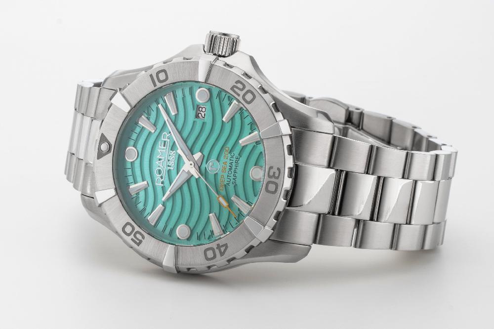 Roamer Deep Sea Automatic 43 Mm Automatic Three-Hand Date Lightblue Dial Silver Bracelet Sapphire Glass Stainless Steel Swiss Watch
