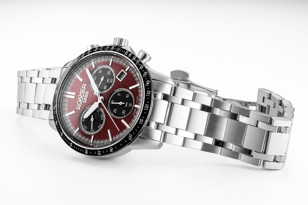 Roamer Mercury Chrono 43.5 Mm Quartz Chronograph Date Small Second Red Sunray Dial Silver Bracelet Sapphire Glass Stainless Steel Swiss Watch