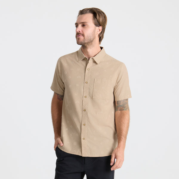 Roark Journey Short Sleeve Button Up Shirt In Fossil