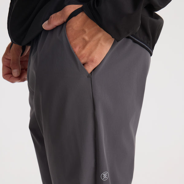 Roark Alta Jogger Pants In Onyx