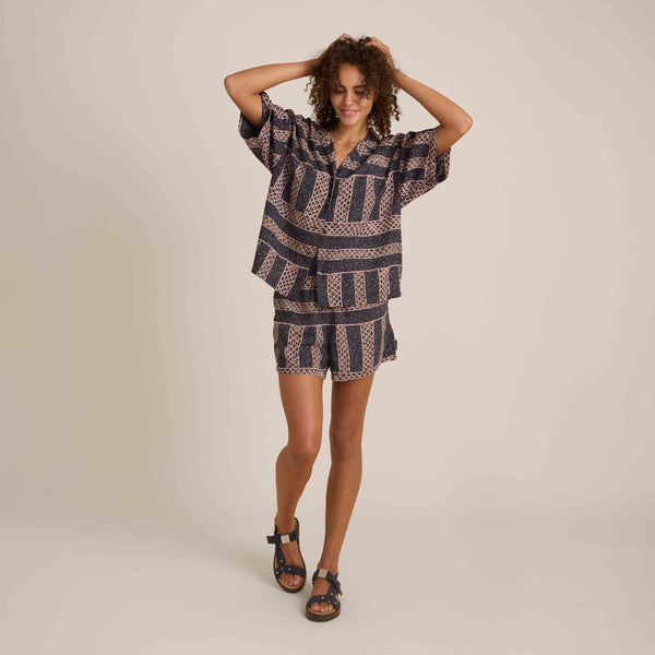 Roark Daytrip Shorts In Dark Navy