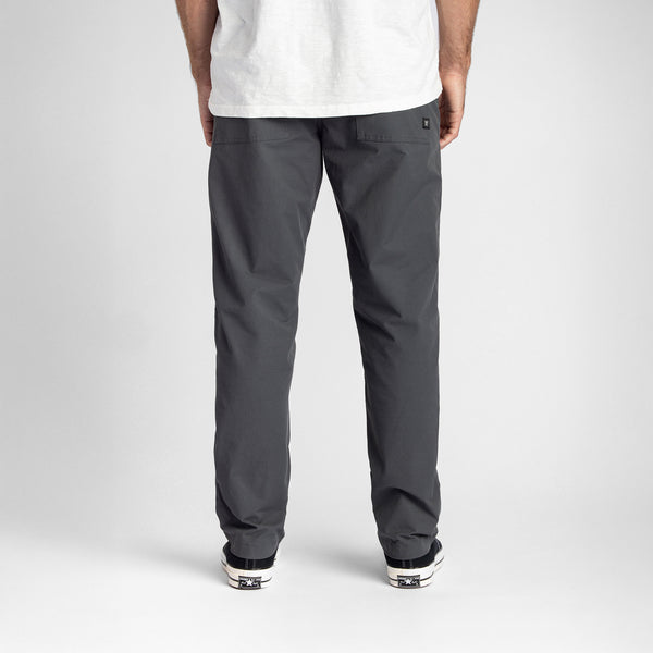 Roark Layover Pro Traveler Pants In Charcoal
