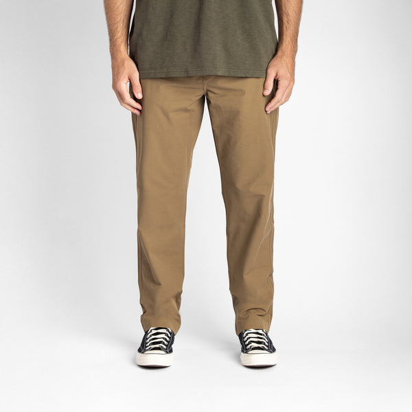 Roark Layover Pro Traveler Pants In Dark Khaki