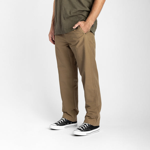 Roark Layover Pro Traveler Pants In Dark Khaki