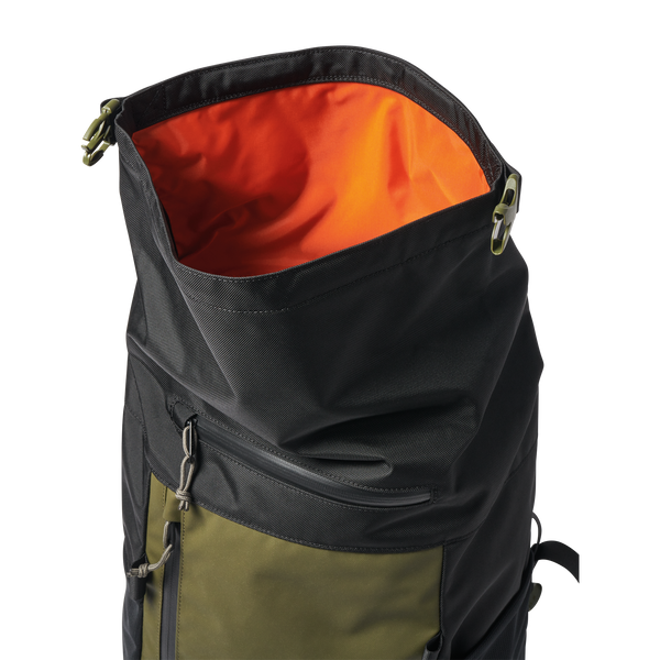 Roark Passenger 27L 2.0 Bag - Black/Military | Roark