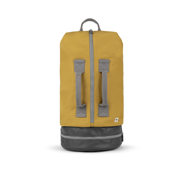 roka london Heathrow Duffle Bag Backpack in Corn