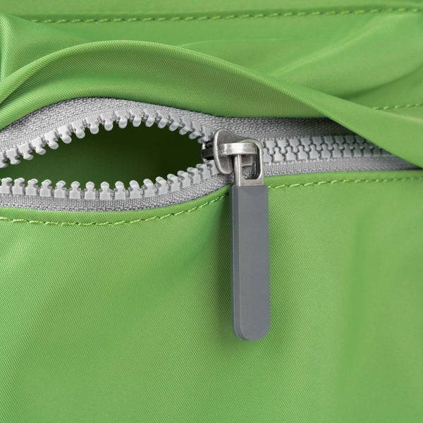 Roka London Moorgate Messenger In Kiwi