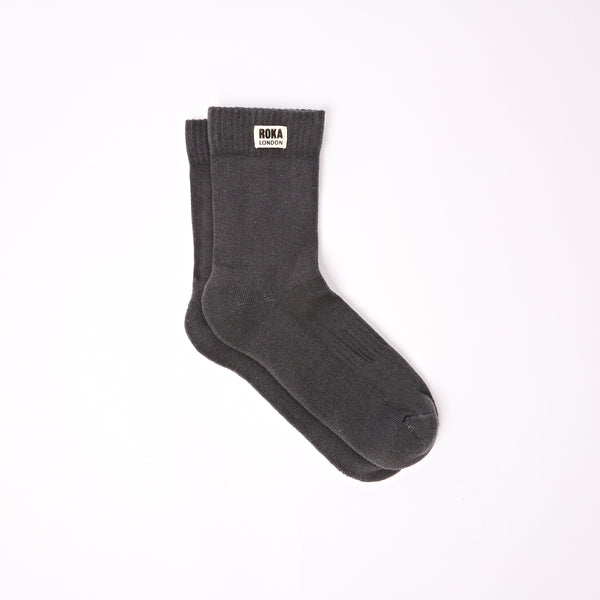 roka london Wimbledon Crew Socks for Men in Faded Black
