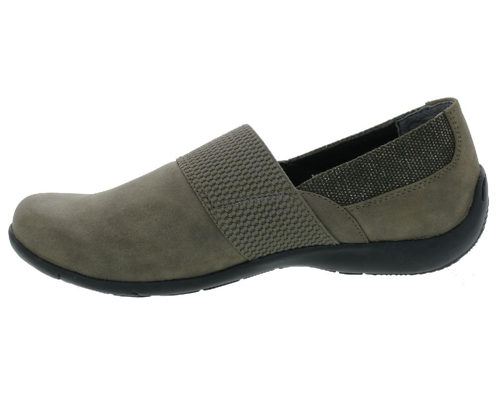 Ros Hommerson CAKE Olive