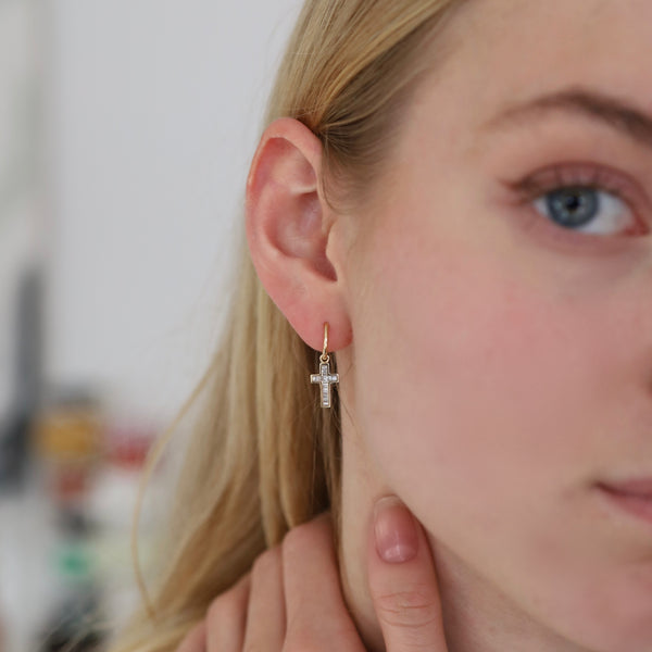 Rosa De La Cruz BAGUETTE DIAMOND CROSS MINI HOOPS