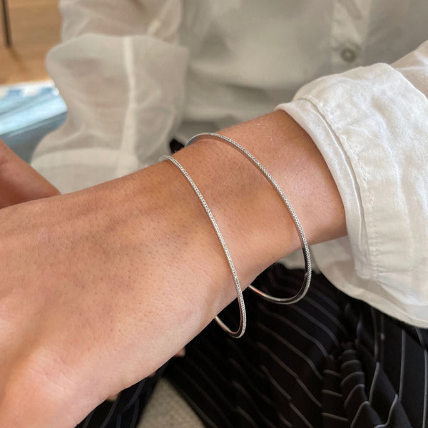 Rosa De La Cruz ETERNITY BANGLE