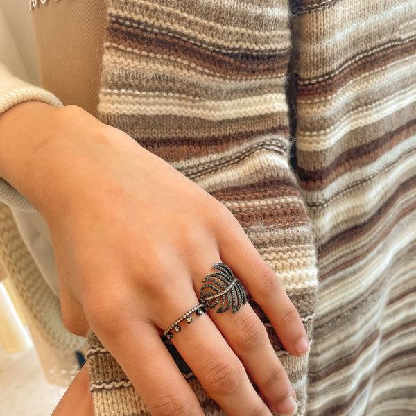Rosa De La Cruz LARGE FEATHER RING