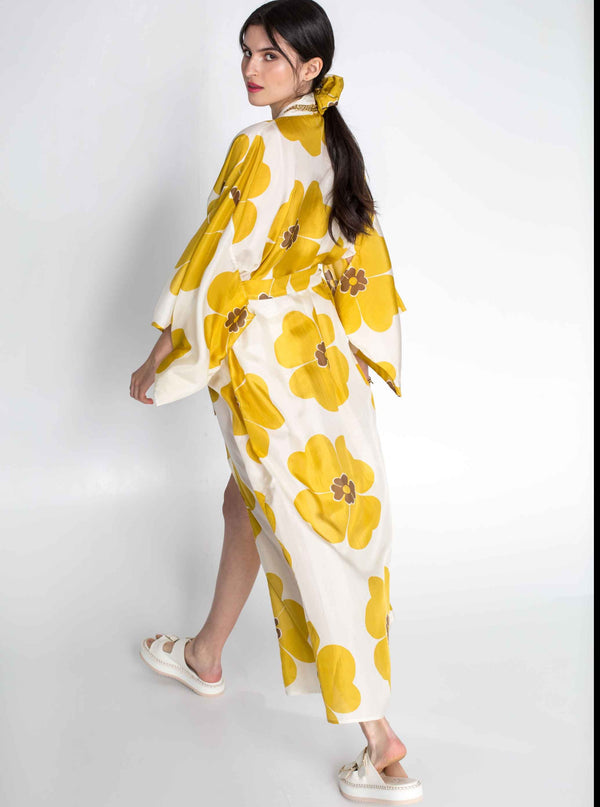 Roses Are Red AIKO SILK KIMONO - FLORAL