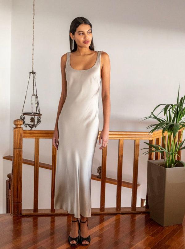 Roses Are Red CHARLOTTE MIDI DRESS - LIGHT GREY