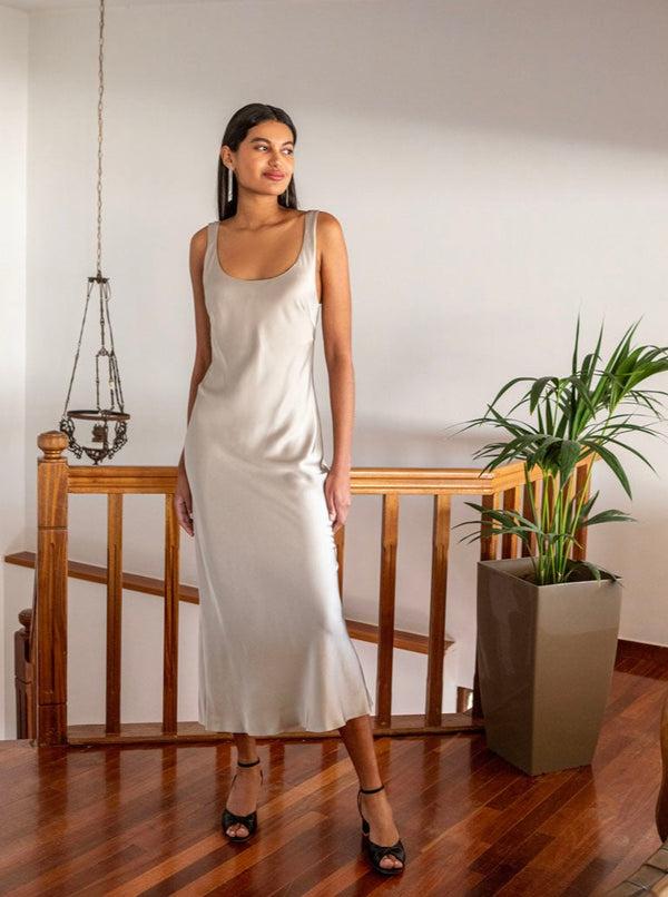 Roses Are Red CHARLOTTE MIDI DRESS - LIGHT GREY