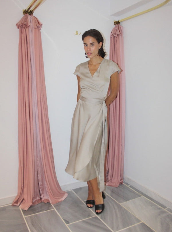 Roses Are Red DORIS MIDI WRAPDRESS - LIGHT GREY