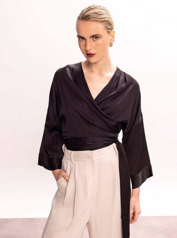 Roses Are Red THE BLACK WRAPTOP