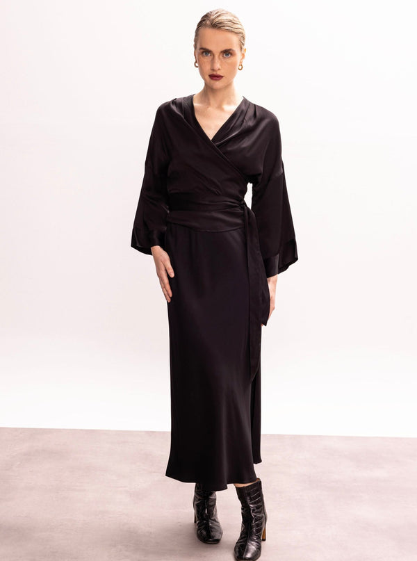 Roses Are Red THE BLACK WRAPTOP