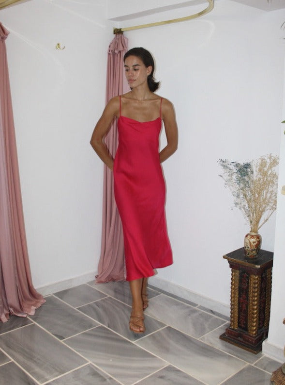 Roses Are Red THE MIDI SLIPDRESS - FUCHSIA