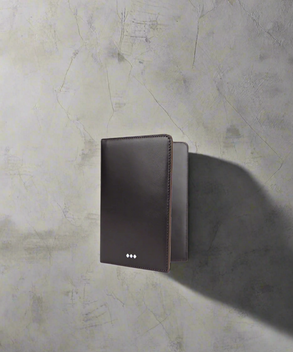 Royal Republiq Analyst Passport Holder