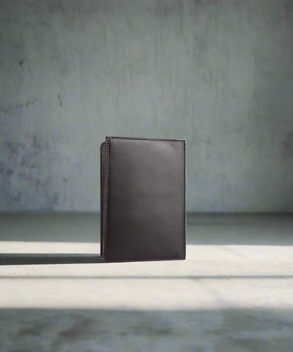 Royal Republiq Analyst Passport Holder
