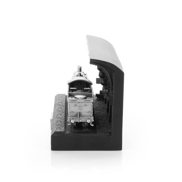 Royal Selangor Hogwarts Express Platform 9 3/4 Replica