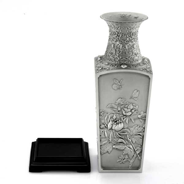 Royal Selangor Gift-boxed Four Seasons Vase LG
