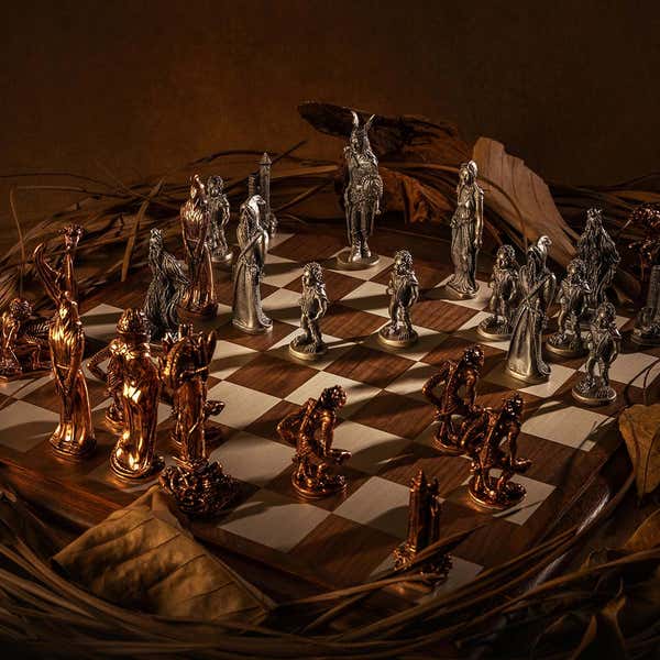 Royal Selangor War Of The Rings™ Chess Set