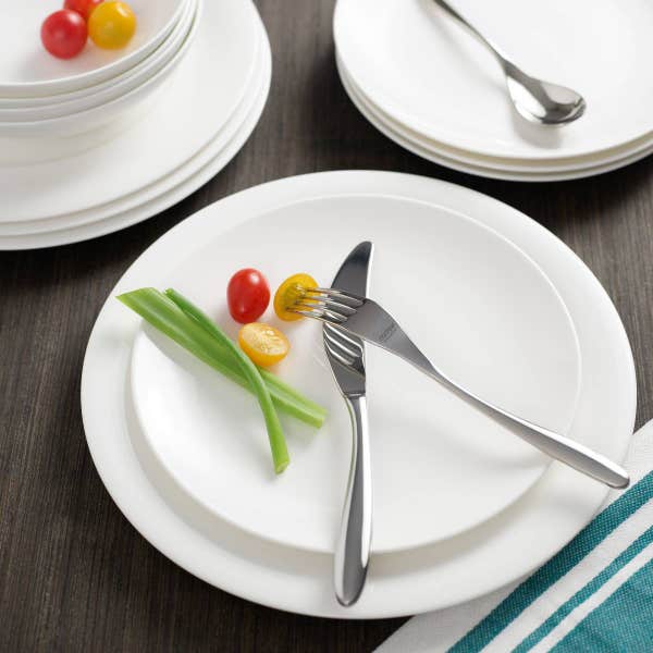 Royal Worcester Nambé Bend 45-Piece Cutlery Set