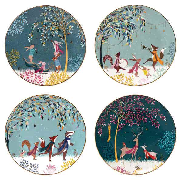 royal worcester Woodland Tales Set of 4 Plates Assorted