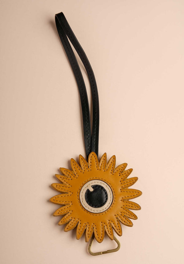 rue madam Key Charm Pm19pcd11 Brown