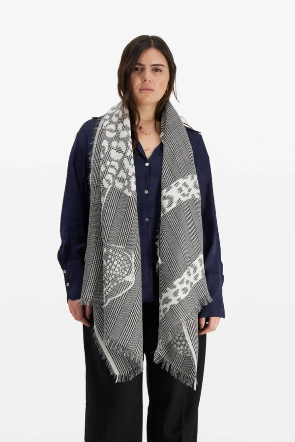 Rue Madam Scarf Et18fe01 Black