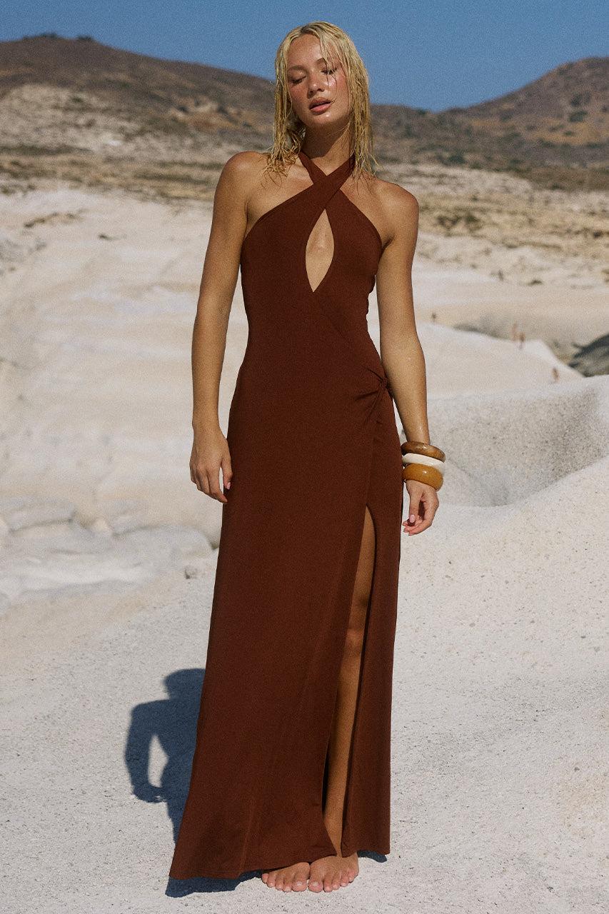 runaway the label KAMILLA KEYHOLE TWIST MAXI DRESS - CHOCOLATE