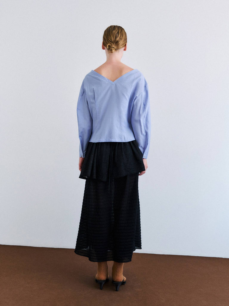 Rus Biwa Top Open V-neck Top