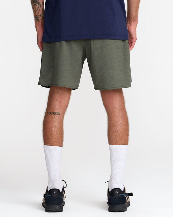 Rvca Yogger Hybrid 17" Short