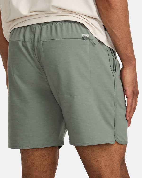 Rvca Yogger Hybrid 17" Short